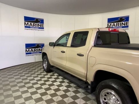 Used 2024 Chevrolet Colorado W/T w/ Technology Package AWD/4WD image 8