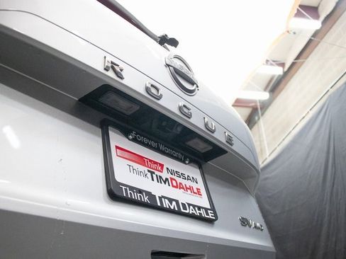 Used 2022 Nissan Rogue SV image 13