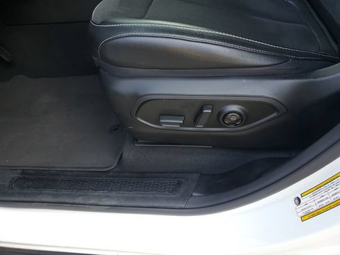 Used 2024 Jeep Grand Cherokee Altitude RWD image 21
