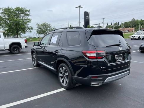 Used 2025 Honda Pilot Elite image 5