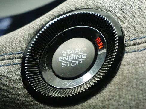 Used 2023 Jeep Compass Latitude image 35