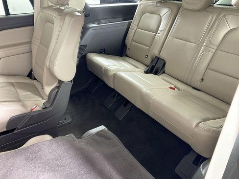 Used 2022 Lincoln Navigator Reserve image 27