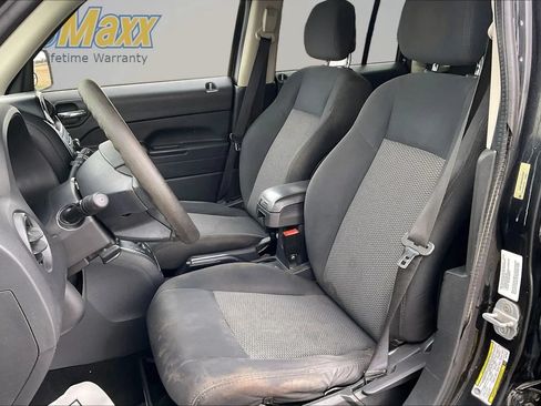 Used 2010 Jeep Patriot Sport w/ Tire & Wheel Group AWD/4WD image 25