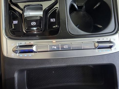 Certified 2026 Kia Carnival SX w/ SX Dark Edition Package FWD image 19