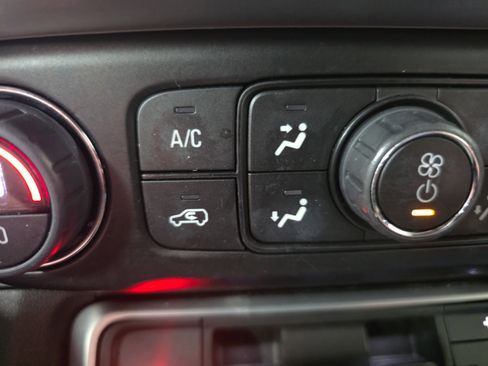 Used 2023 GMC Acadia SLE w/ Driver Convenience Package image 24