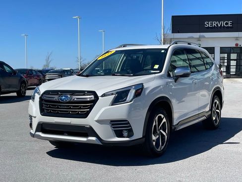 Used 2022 Subaru Forester Touring AWD/4WD image 3