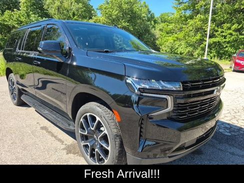 Used 2024 Chevrolet Suburban RST w/ Luxury Package AWD/4WD image 6