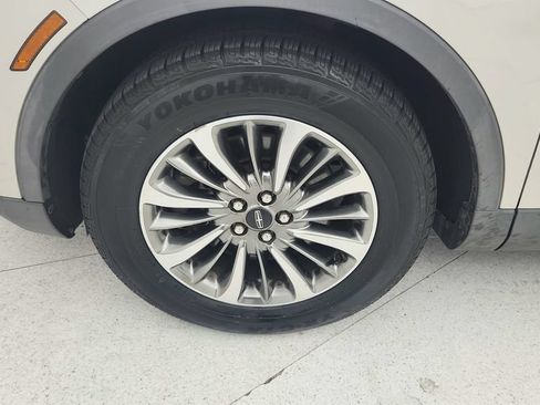 Used 2020 Lincoln Nautilus FWD w/ Equipment Group 101A image 23