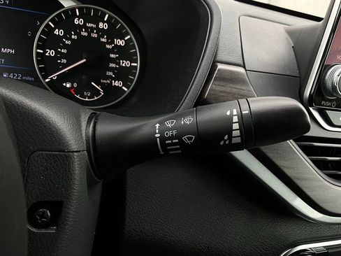 Used 2025 Nissan Altima 2.5 SV image 35