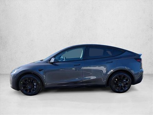 Used 2023 Tesla Model Y Long Range image 9