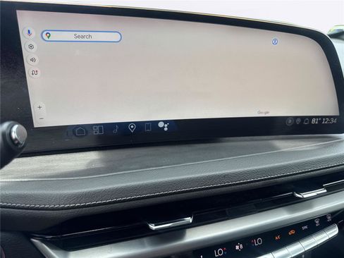 Used 2025 Cadillac XT4 Premium Luxury w/ Technology Package FWD image 10