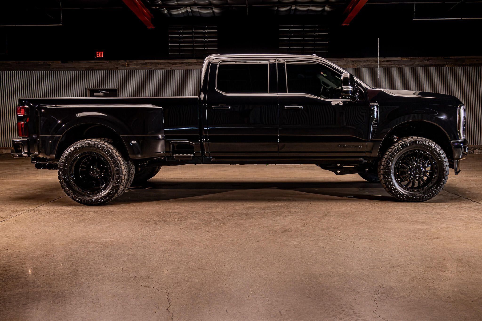 Used 2026 Ford F350 Platinum w/ FX4 Off-Road Package AWD/4WD image 11