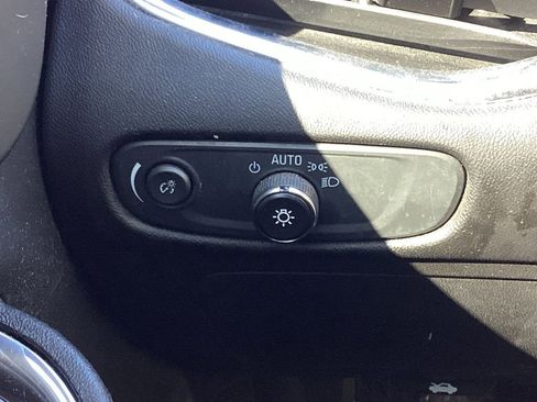 Used 2020 Chevrolet Malibu LT image 17