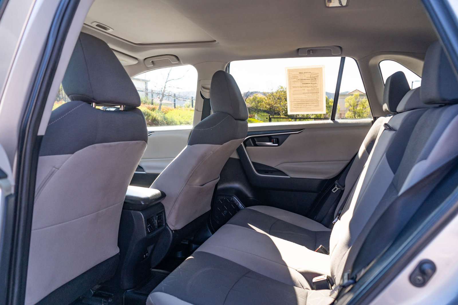 Used 2019 Toyota RAV4 XLE FWD image 16