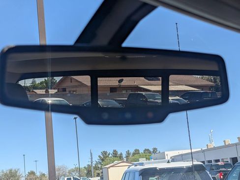 Used 2018 Chevrolet Silverado 2500 LTZ image 20