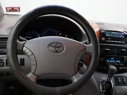 Used 2006 Toyota Sienna FWD image 19