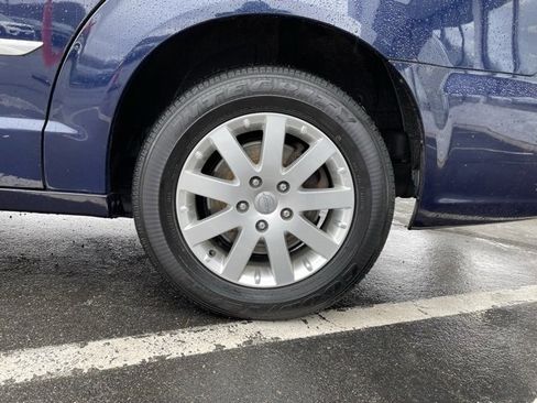 Used 2016 Chrysler Town & Country Touring image 31