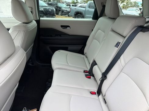 New 2026 Nissan Pathfinder SL AWD/4WD image 30