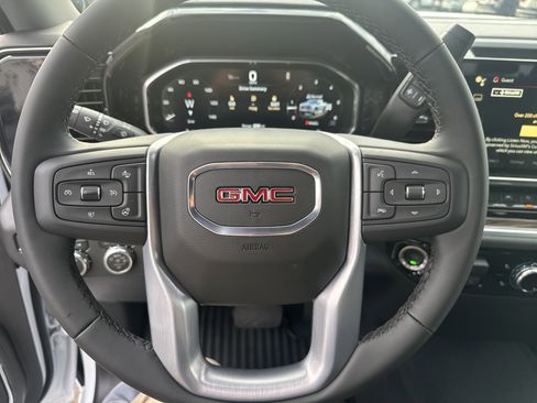 New 2026 GMC Sierra 1500 Elevation image 17