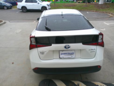 Used 2020 Toyota Prius Limited image 14