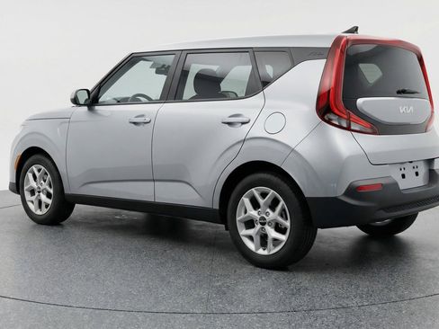 Used 2025 Kia Soul LX w/ LX Technology Package FWD image 5