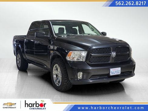 Used 2016 RAM 1500 Express RWD image 1