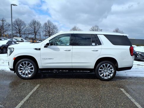 Used 2022 GMC Yukon SLE w/ Gmc Pro Safety Plus Package image 2