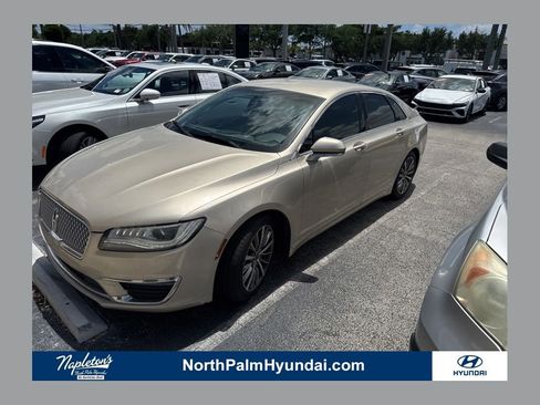 Used 2017 Lincoln MKZ Premiere image 1