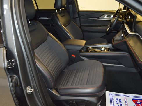 Certified 2025 Ford Explorer ST-Line image 10