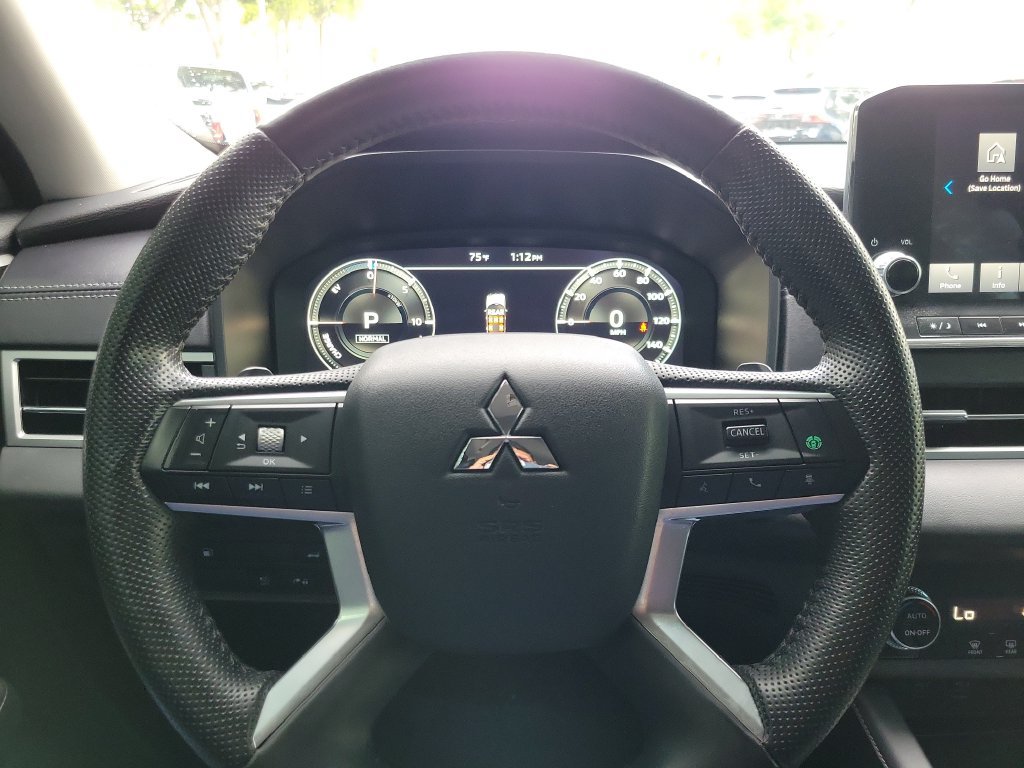 Used 2024 Mitsubishi Outlander 4WD Plug-In Hybrid image 17