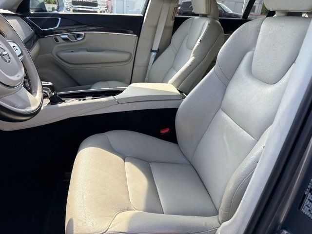 Used 2019 Volvo XC90 T6 Momentum AWD/4WD image 19