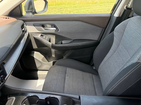 Used 2023 Nissan Rogue SV AWD/4WD image 16