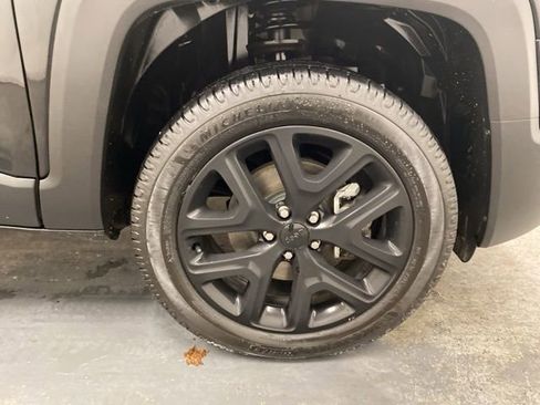 Used 2018 Jeep Renegade Altitude image 32