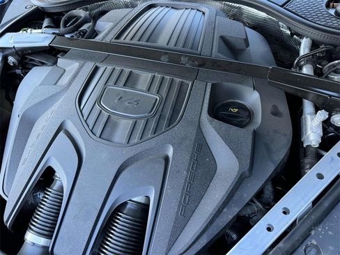 Used 2024 Porsche Panamera 4 image 30