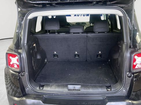 Used 2023 Jeep Renegade Latitude w/ Premium Group AWD/4WD image 33
