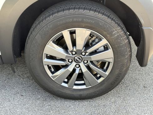 Certified 2025 Nissan Pathfinder SV image 9