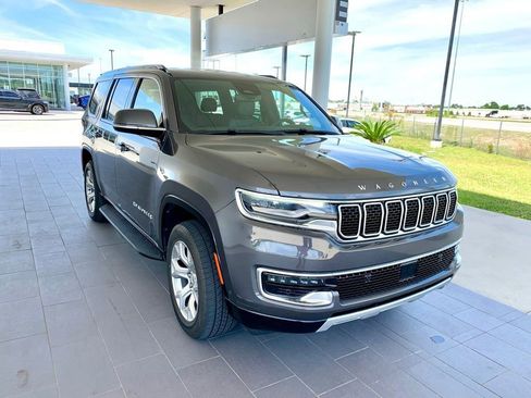 Used 2022 Jeep Wagoneer Series II image 3