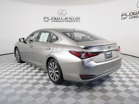 Certified 2020 Lexus ES 300h w/ Premium Package image 5