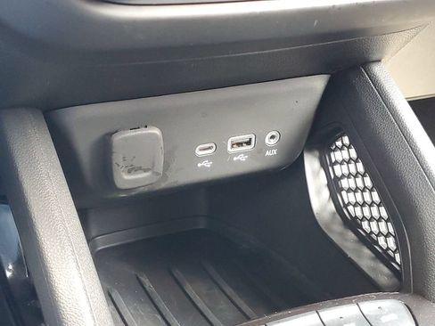 Used 2023 Chevrolet TrailBlazer LT w/ Convenience Package AWD/4WD image 17