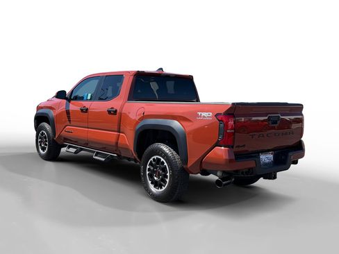Used 2025 Toyota Tacoma TRD Off-Road AWD/4WD image 3