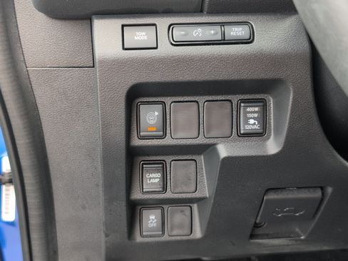 Used 2024 Nissan Frontier SV w/ SV Convenience Package RWD image 28