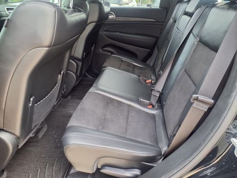 Used 2021 Jeep Grand Cherokee Laredo X RWD image 9