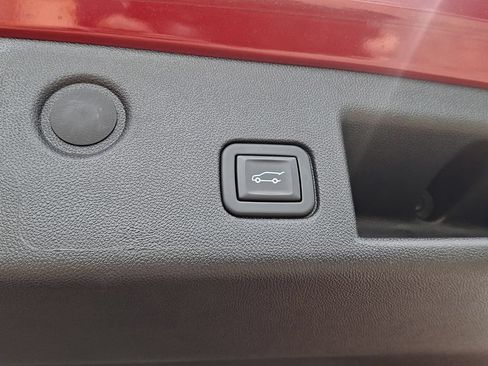 Used 2024 Chevrolet Equinox Premier AWD/4WD image 28