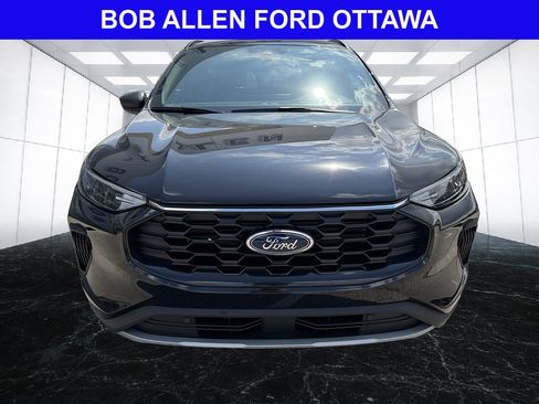 Used 2025 Ford Escape ST-Line w/ Equipment Group 301A FWD image 9