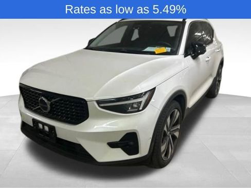 Used 2023 Volvo XC40 B5 Plus w/ Driver Assist Package image 1