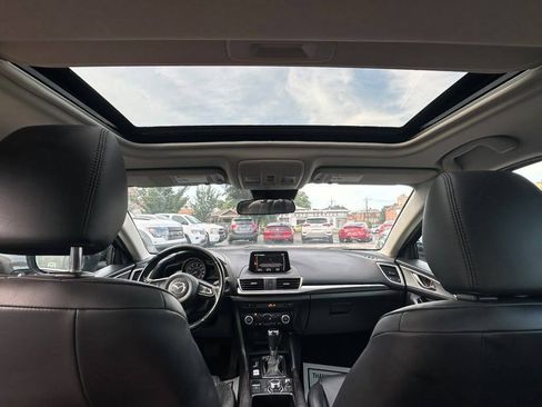 Used 2018 MAZDA MAZDA3 Touring FWD image 24