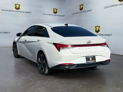 Used 2022 Hyundai Elantra SEL w/ Convenience + Premium Package image 3