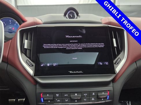 Used 2023 Maserati Ghibli Trofeo image 30