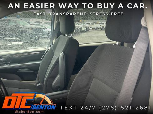 Used 2019 Dodge Grand Caravan SE w/ UConnect Hands-Free Group FWD image 9