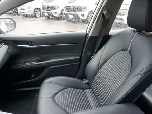 Used 2022 Toyota Camry SE w/ Convenience Package image 23